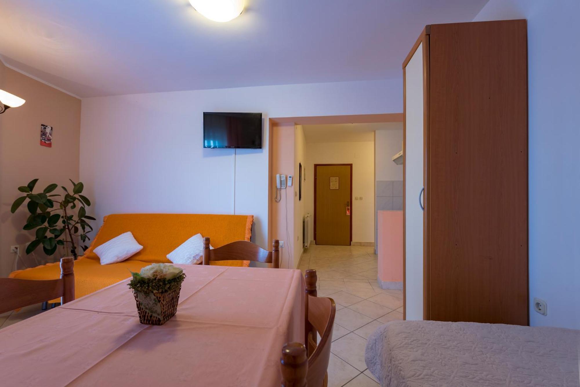 Hotel Aurora พูลา ภายนอก รูปภาพ